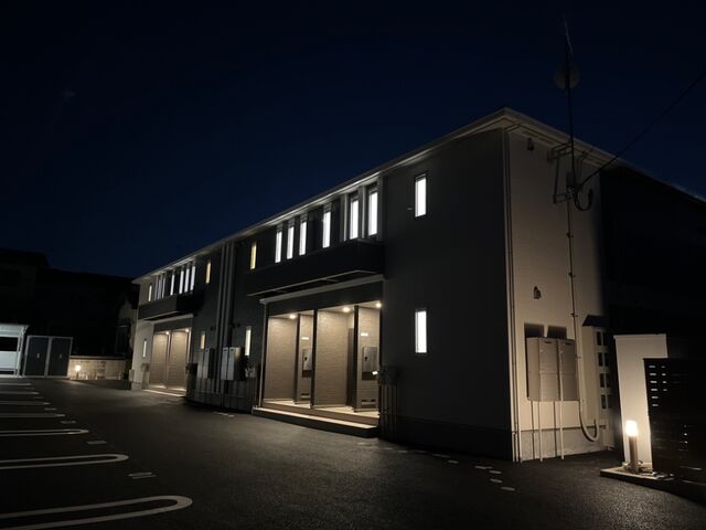 拡大写真:ブルーム 1階103の外観写真(夜)