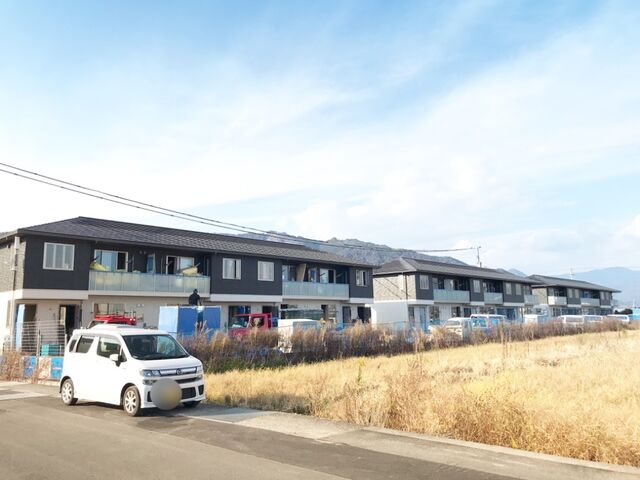 拡大写真:シャーメゾン トムテ C 1階102の建築現場