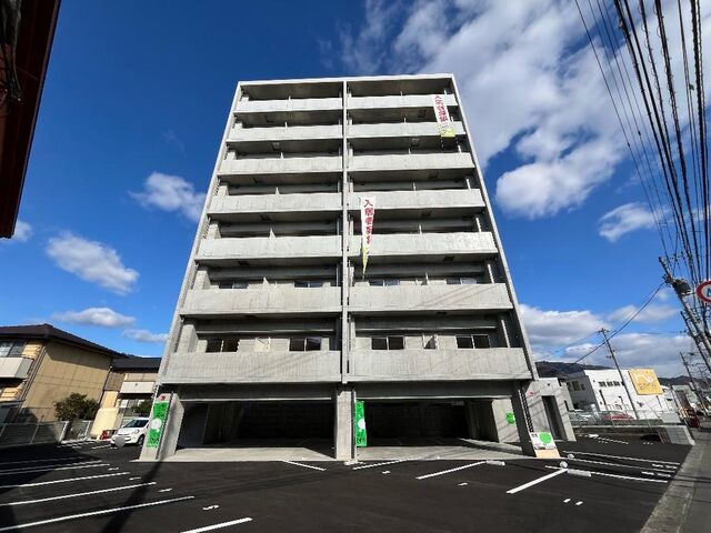 拡大写真:レ・メニュアール薊野 3階302の外観写真(昼)