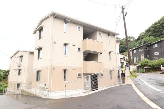 サンヒルズ天神A棟の外観