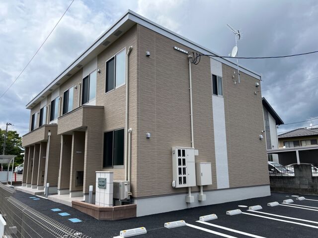 拡大写真:クレストール泉中央 1階102の外観写真(昼)