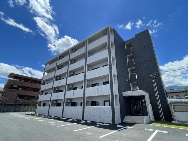 写真：プレゾン平田の外観