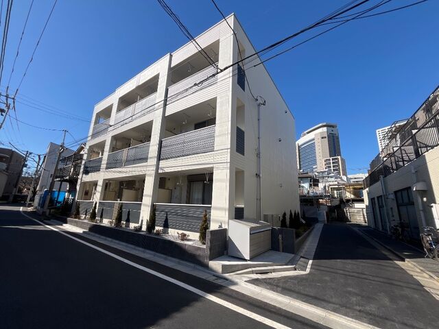 拡大写真：ｖｉｖｉｃｏ　-ヴィヴィコ- 1階102の外観写真（昼）