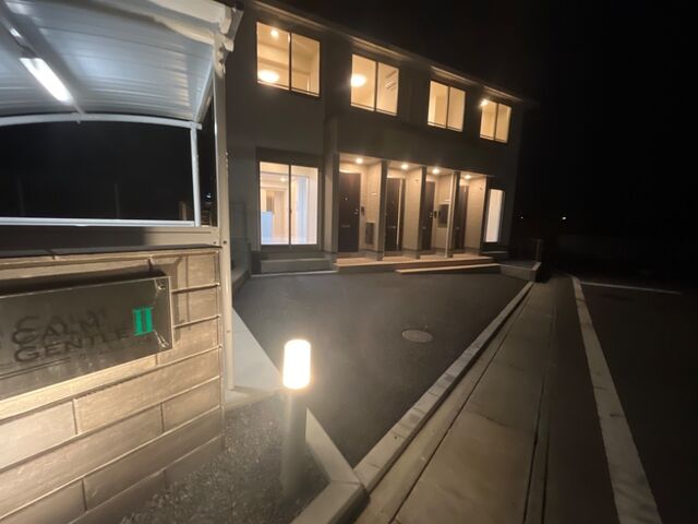 拡大写真:CALM GENTLE II 2階201の外観写真(夜)