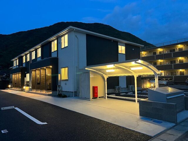 拡大写真:ソラーナ 2階203の外観写真(夜)
