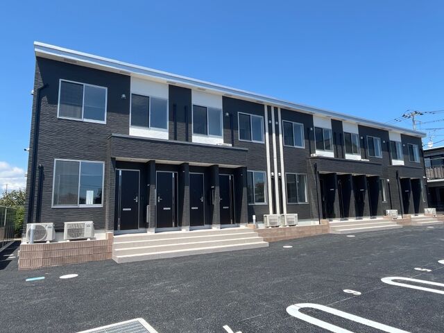 富山市掛尾町新築アパートの外観