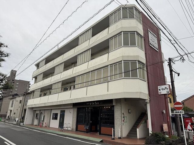 拡大写真:マンションADACHI 4階402の外観写真(昼)