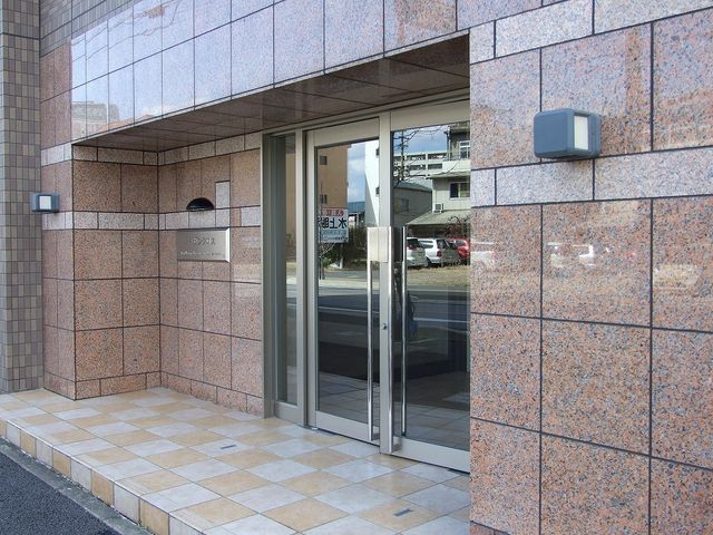 拡大写真:グランド・ノーザンクロス 6階601の外観写真(昼)