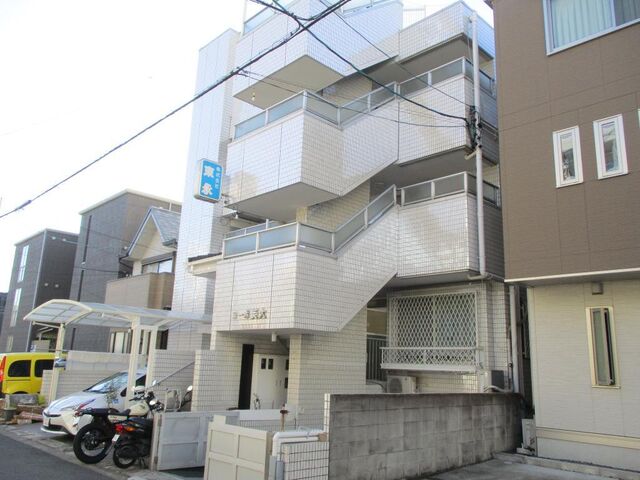 拡大写真:コーポ英大 3階302の外観写真(昼)