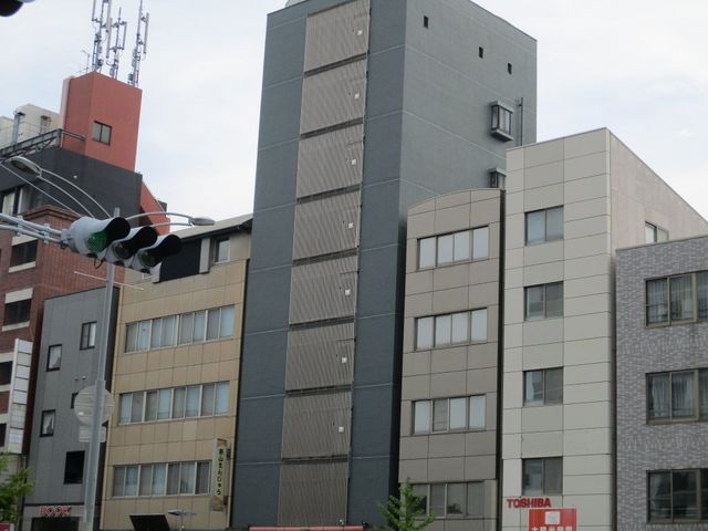 拡大写真:ルプソアール東山 3階302の外観写真(昼)