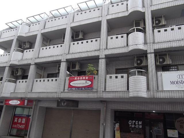 ハイネス本山の外観