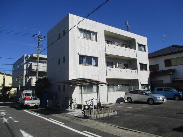 拡大写真:ロイヤル穂波 2階201の外観写真(昼)