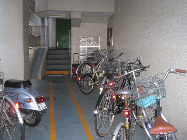 拡大写真:いながきビル 5階502の外観写真(昼)