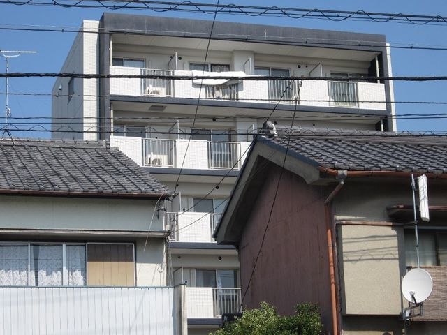 拡大写真：パーク黒川 5階501の外観写真（昼）