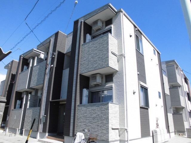 オリジン平安通の外観