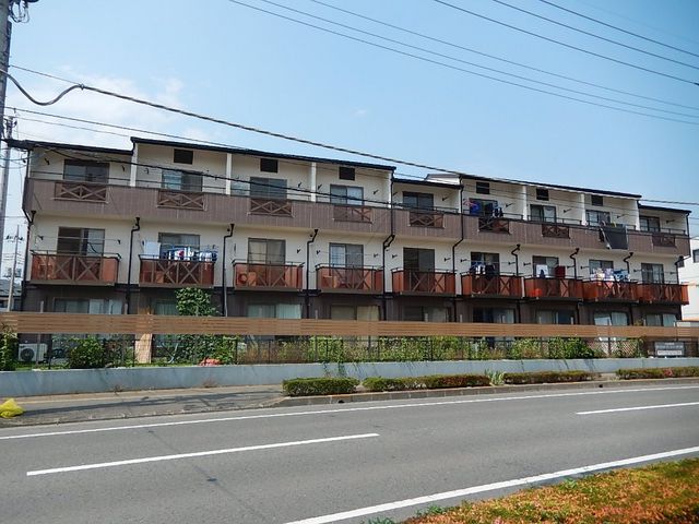 ロイヤルガーデンA・Bの外観