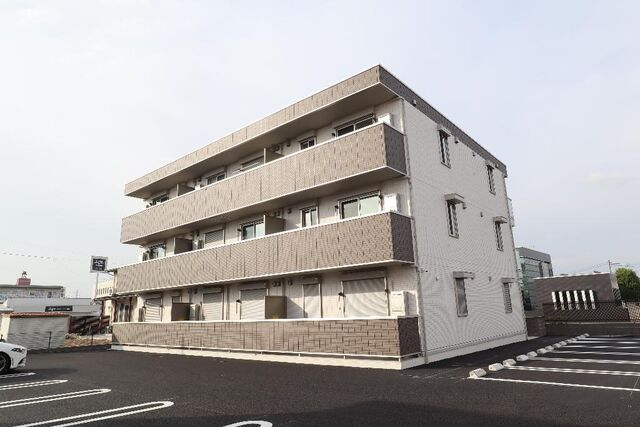 拡大写真:D-ROOM飯田町 3階302の外観写真(昼)