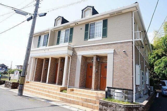 拡大写真：員弁郡東員町大字大木 2階201の外観写真（昼）