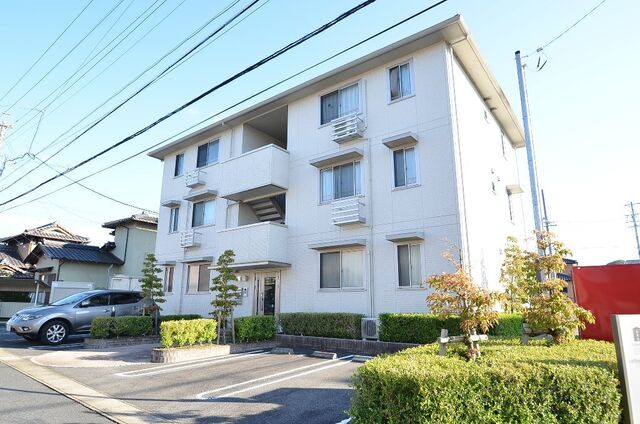 拡大写真:ラフィネ・小田 3階301の外観写真(昼)
