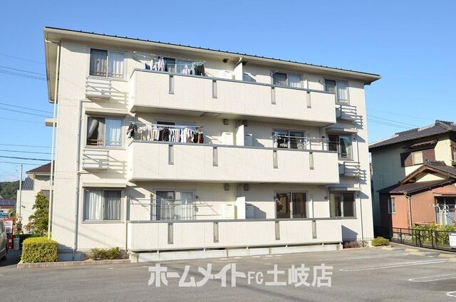 ラフィネ・小田の外観