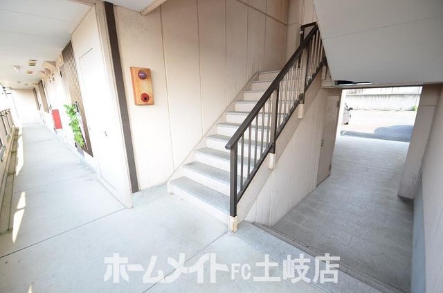 拡大写真:マウンティン本郷 4階408の外観写真(昼)