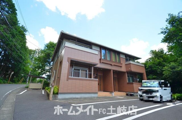クリスタル コーエーの外観