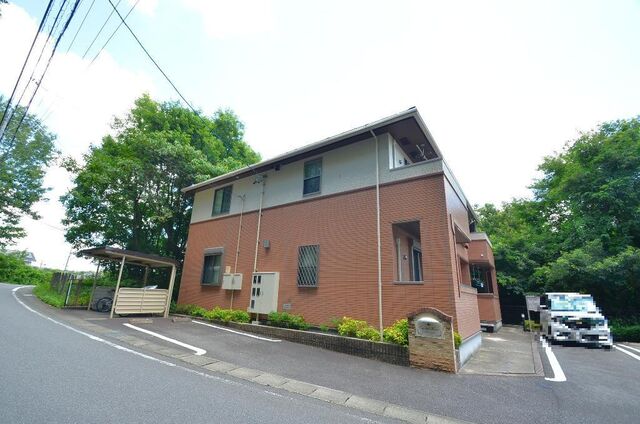拡大写真:クリスタル コーエー 1階102の外観写真(昼)