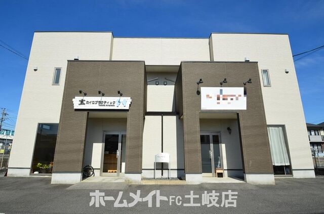 拡大写真：ウィクトル宝 2階EASTの外観写真（昼）