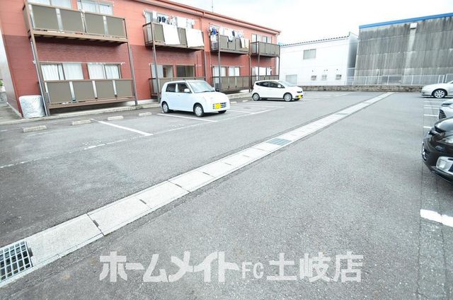 拡大写真:サンサープラスⅠ 1階102の外観写真(昼)