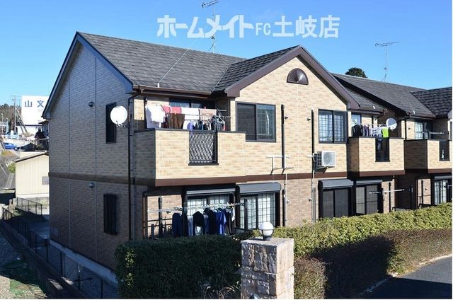 拡大写真:ベル ソレイユB 2階201の外観写真(昼)