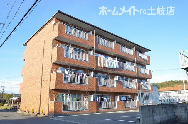 写真:クレストンマンションⅠの外観