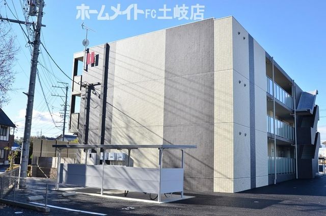 拡大写真:リアンジュ伏見 1階101の外観写真(昼)