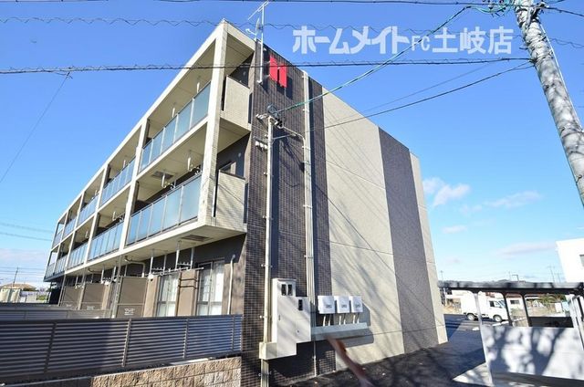 拡大写真:リアンジュ伏見 1階101の外観写真(昼)