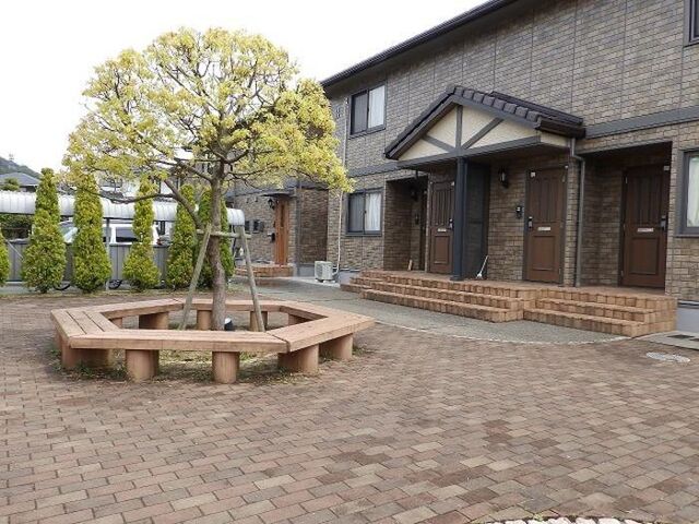拡大写真:リッシハウス B棟 1階101の外観写真(昼)