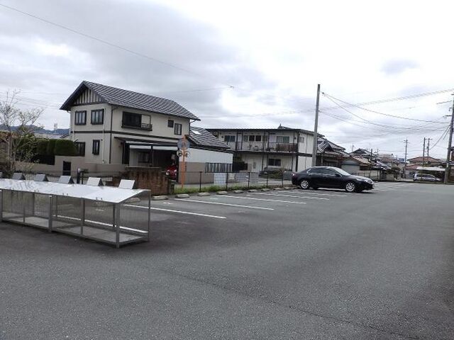 拡大写真:リッシハウス B棟 1階101の外観写真(昼)