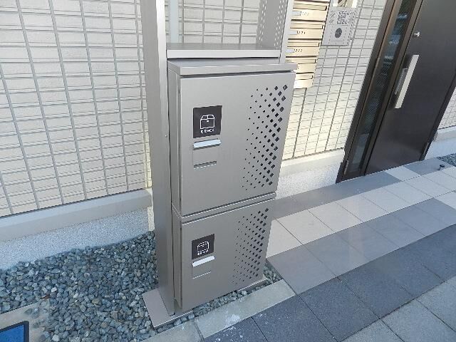 拡大写真:リシェス新山口 3階305の外観写真(昼)