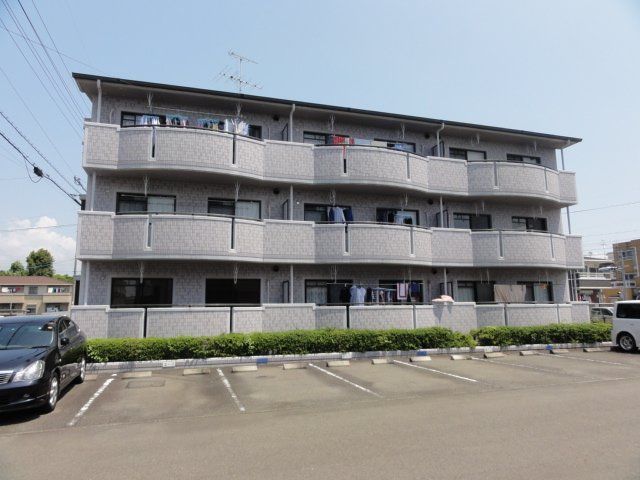 拡大写真:グランシャリオF 3階303の外観写真(昼)