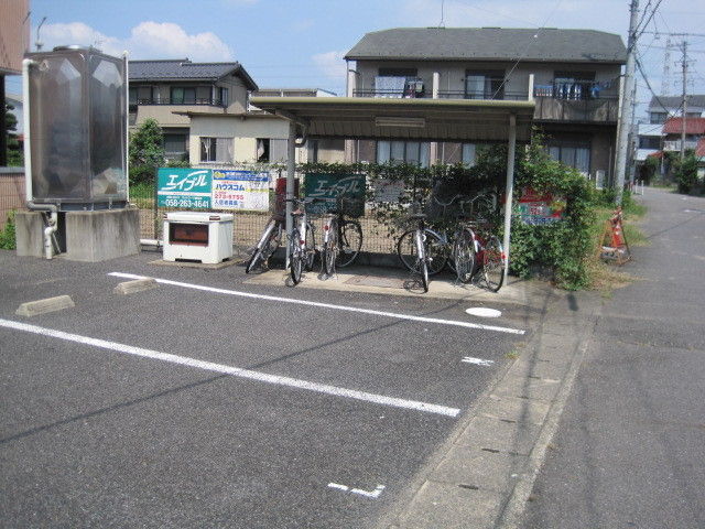 拡大写真:岐阜市茜部菱野3丁目 3階302の外観写真(昼)