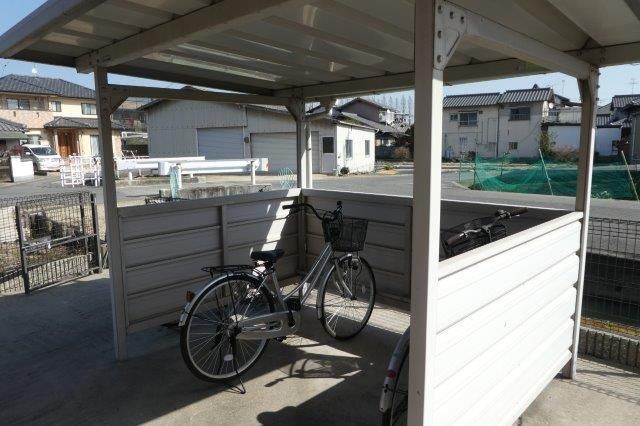 拡大写真:倉敷市上東 2階202の外観写真(昼)