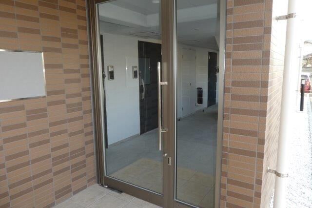 拡大写真:倉敷市羽島 2階203の外観写真(昼)