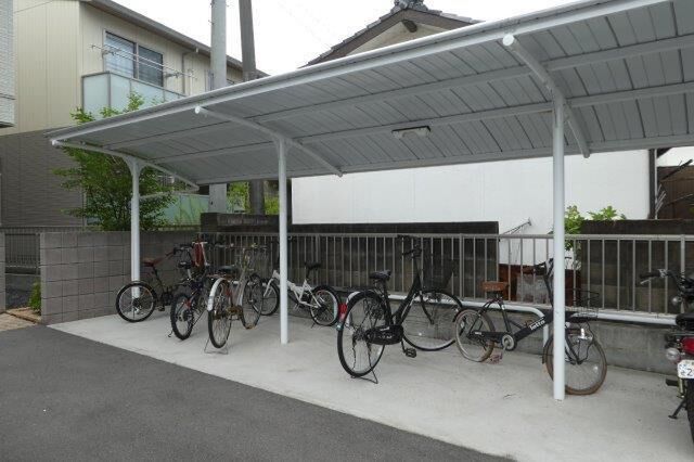 拡大写真:倉敷市酒津 2階203の外観写真(昼)