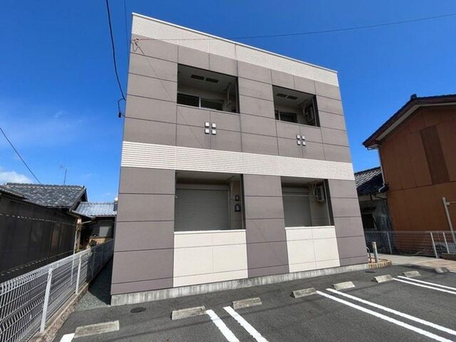 拡大写真:グレーシア Ⅱ 1階101の外観写真(昼)