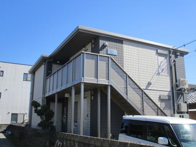 拡大写真：マロン 1階102の外観写真（昼）