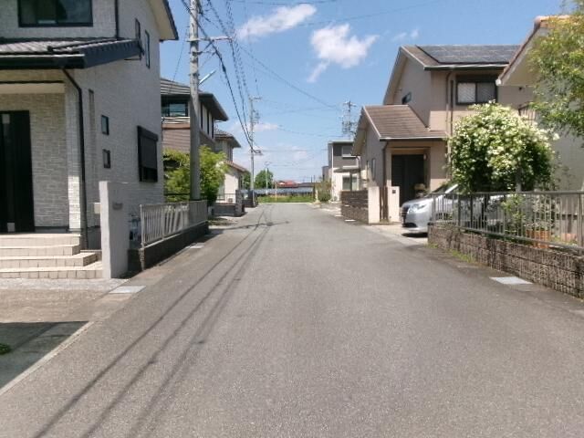 拡大写真:松阪市甚目町邸 2階1の外観写真(昼)