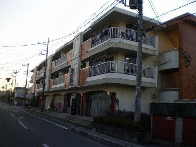 拡大写真:春日部市中央4丁目 3階307の外観写真(昼)