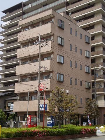 ホワイトストーンハイツの外観