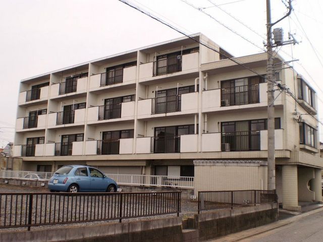 拡大写真:春日部市中央7丁目 2階206の外観写真(昼)