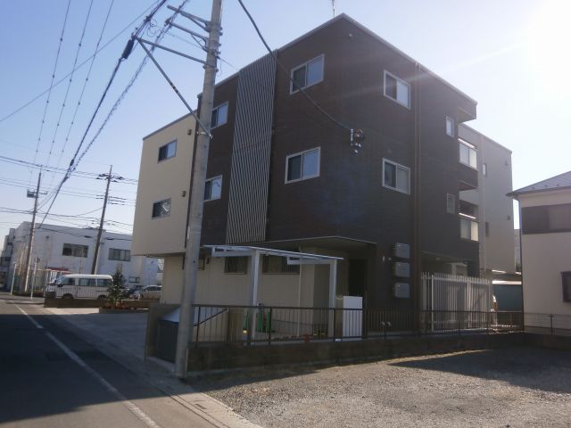 拡大写真:春日部市中央2丁目 3階303の外観写真(昼)
