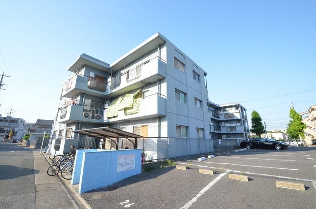 コーポやすり苑の外観