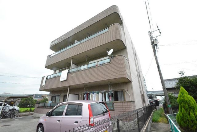拡大写真:間渡里ハイツ 1階102の外観写真(昼)